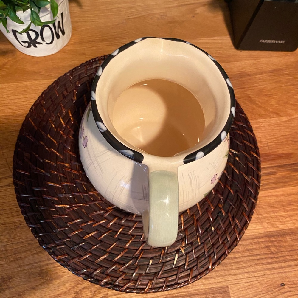 Farmhouse Pitcher - Picture 4 of 4